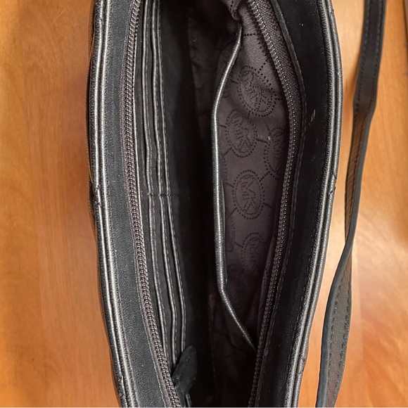 Michael Kors Black Quilted Shoulder Bag Purse - Picture 4 of 8